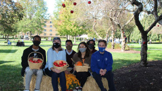 Fall at Hall Student Alumni AssociationStudents on GreenApple picking