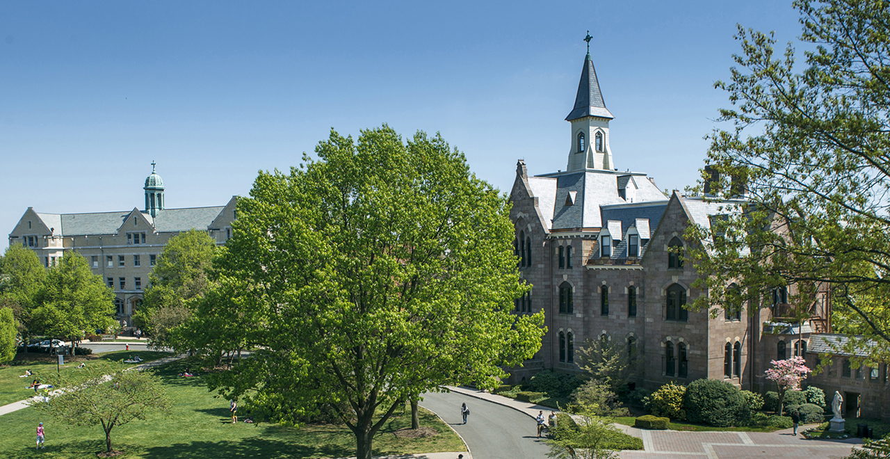 Campus Green Presidents Hall