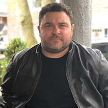 Headshot of Daniel Schoch.