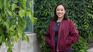 Senior Jasmine De Leon '24