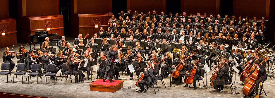 Picture of Seton Hall Choir performing 