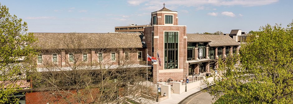 A image of the University Center where Gourmet Dining Services is located. 
