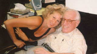 debbieEllisx320 Psychologists Albert Ellis and Debbie Joffe Ellis have championed a form of cognitive behavior therapy, known as REBT.