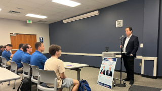 During the event, Kenny Albert focused on his journey into sports broadcasting — inspiring and informing students about the world of sports media.