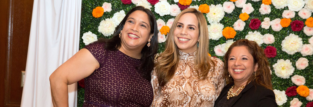 Women attending Unanue Gala. 