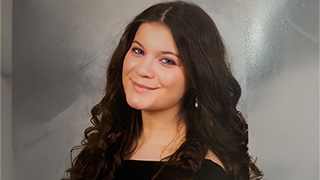 Image of Lauren Cinquino