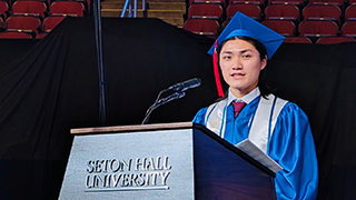 Leo Chu '26 delivering the Valedictory Address