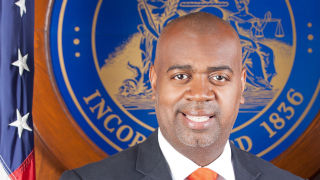 Headshot image of Mayor Ras Baraka