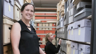 row-with-sarah-and-sheridan-x320 University libraries image with Sarah and Sheridan