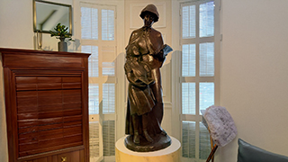 Statue of Mother Seton.