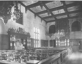 1931. The chapel in the ballroom of the Macmillan Mansion. The altar is set in the fireplace. - AAN